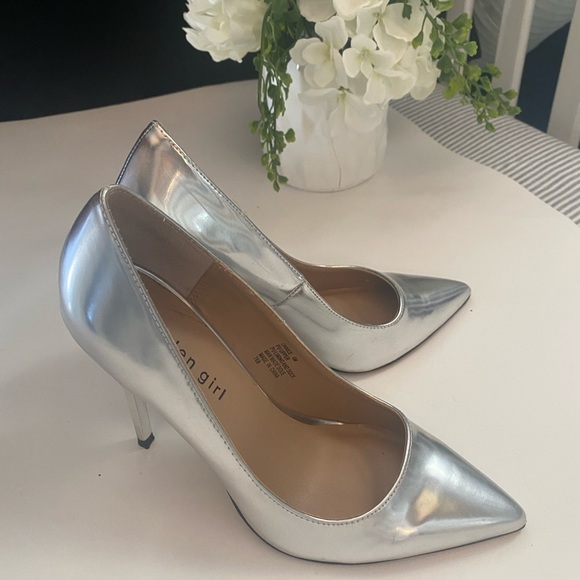 Madden Girl Silver Heels - Picture 4 of 6